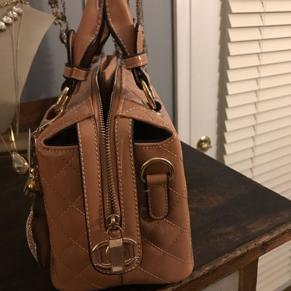 Handbag 👜 - Picture 4 of 6